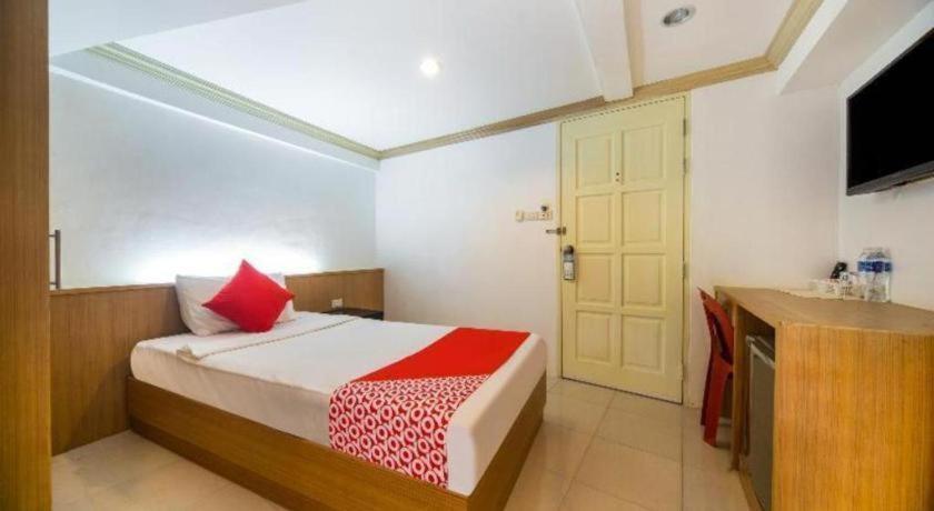 Oyo 232 Hometel Hotel 3*