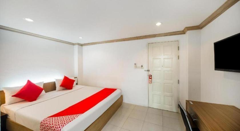 Hotel Oyo 232 Hometel 3*