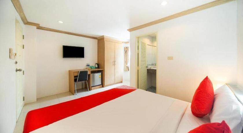 Oyo 232 Hometel 3* Patong