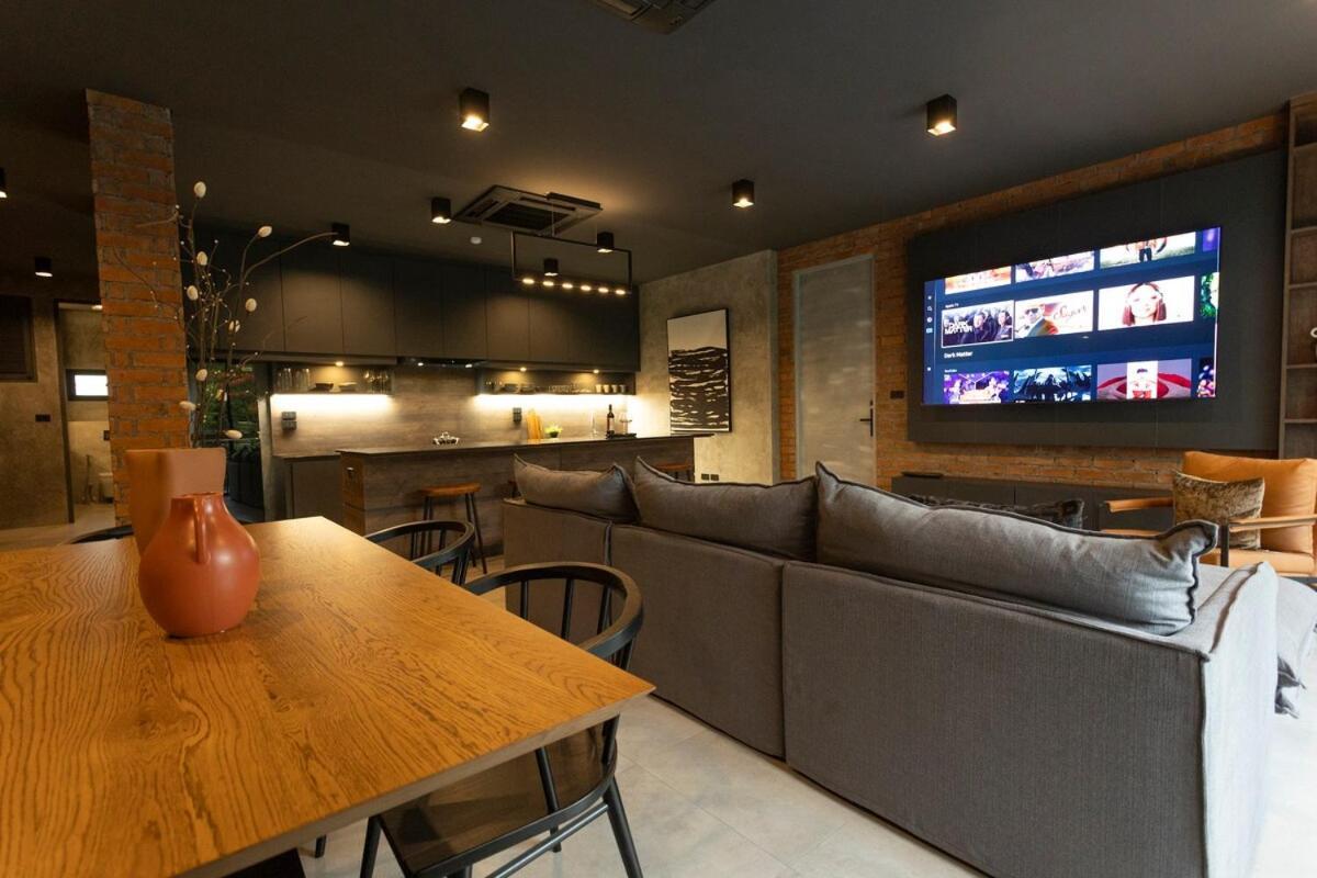 C125 Sea View Sauna Designer Furniture Apartment *