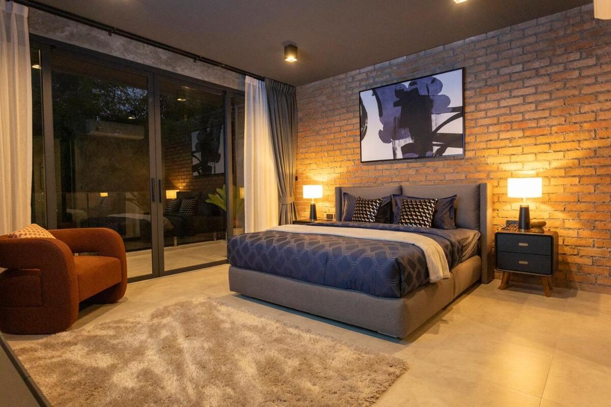 C125 Sea View Sauna Designer Furniture Apartment *