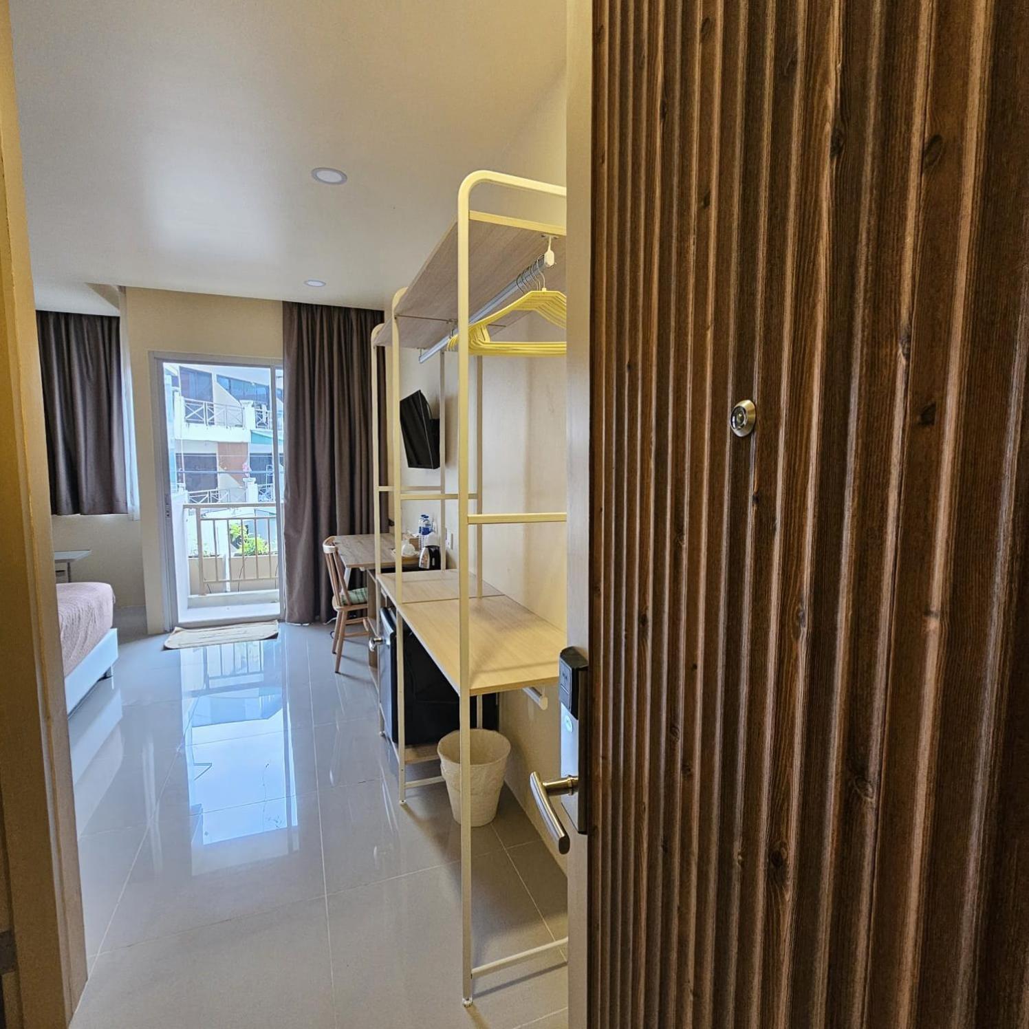 The Rock Comfort Albergue Patong