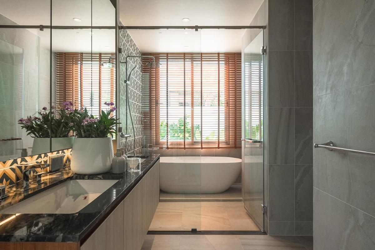 V186 Quiet Glamour Oasis 4br Poolside Sanctuary *