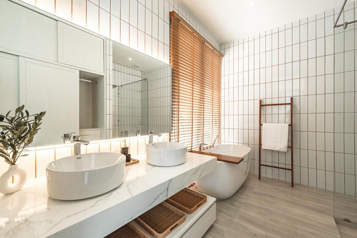 V185 New Modern With Private Pool Villa *