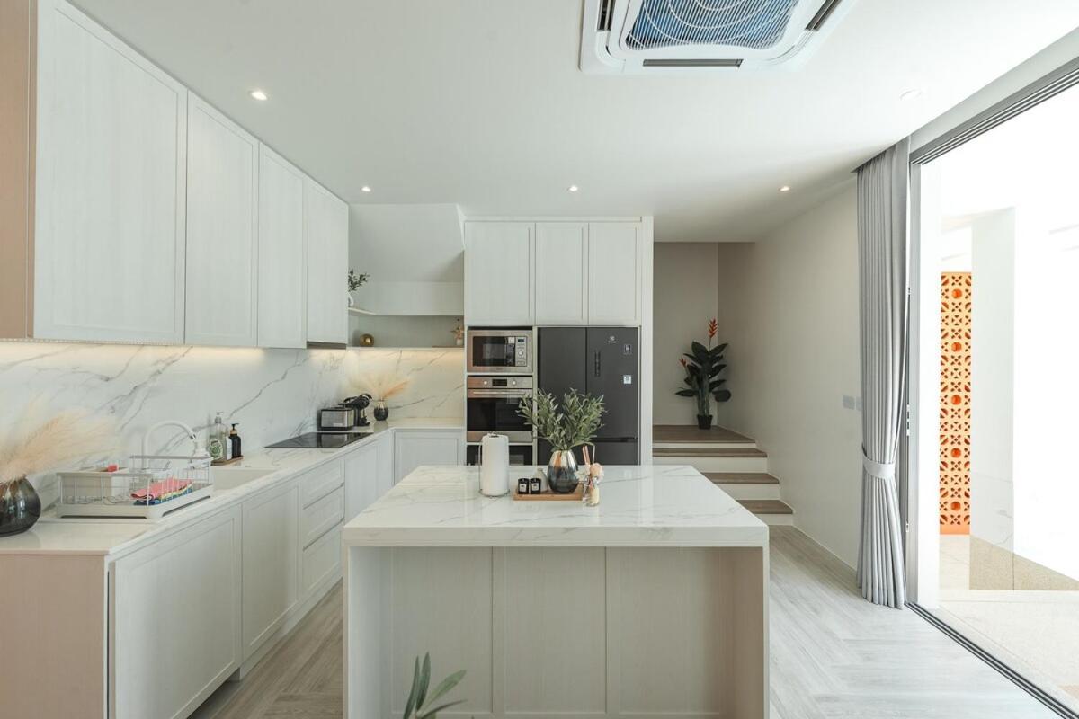 V185 New Modern With Private Pool