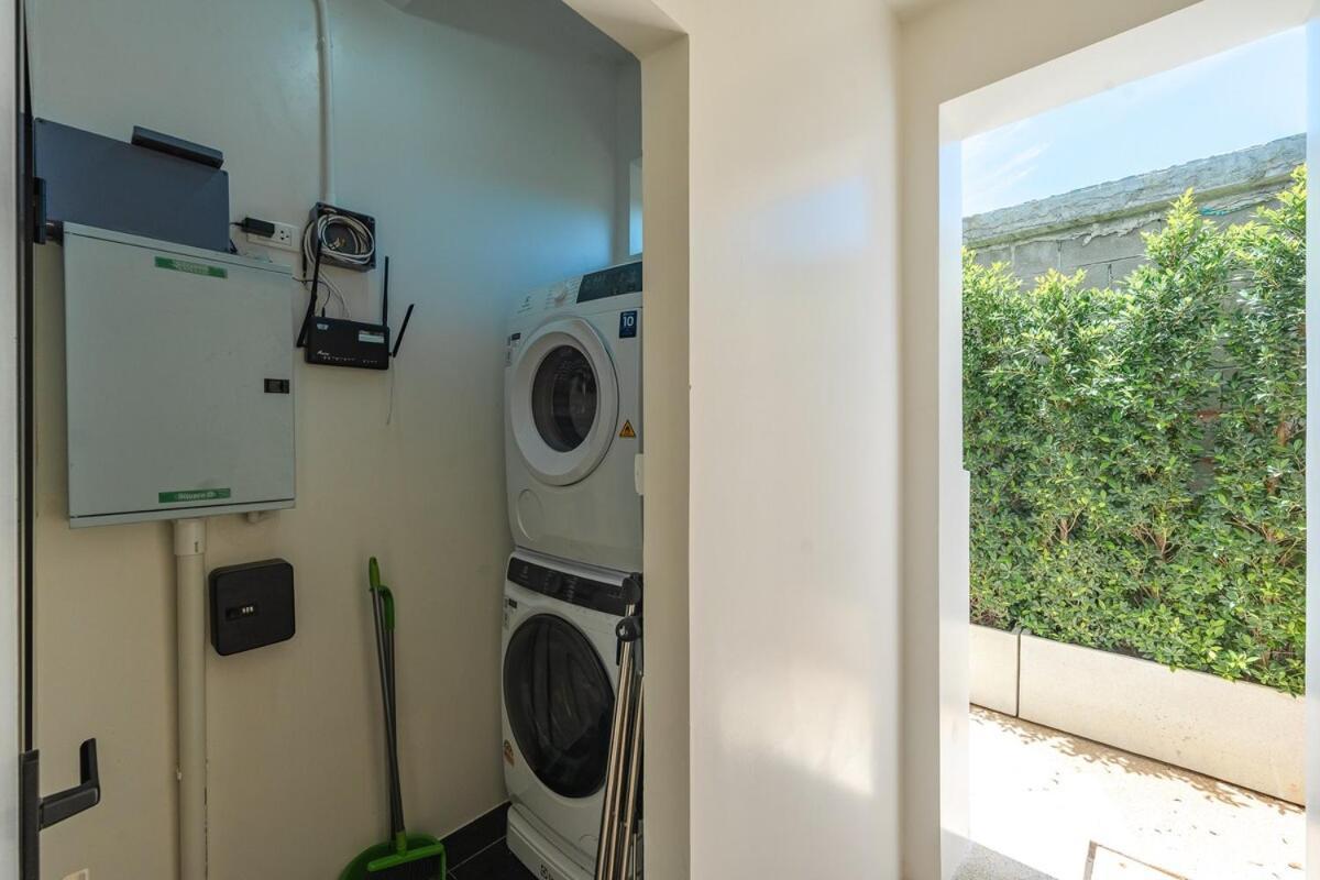 V185 New Modern With Private Pool Villa Ban Pak Lak