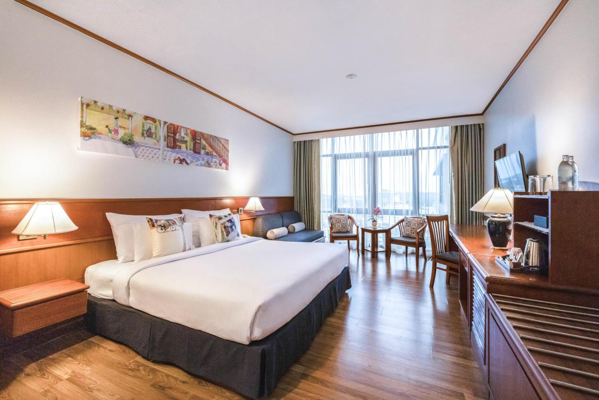 Royal Hotel 5*