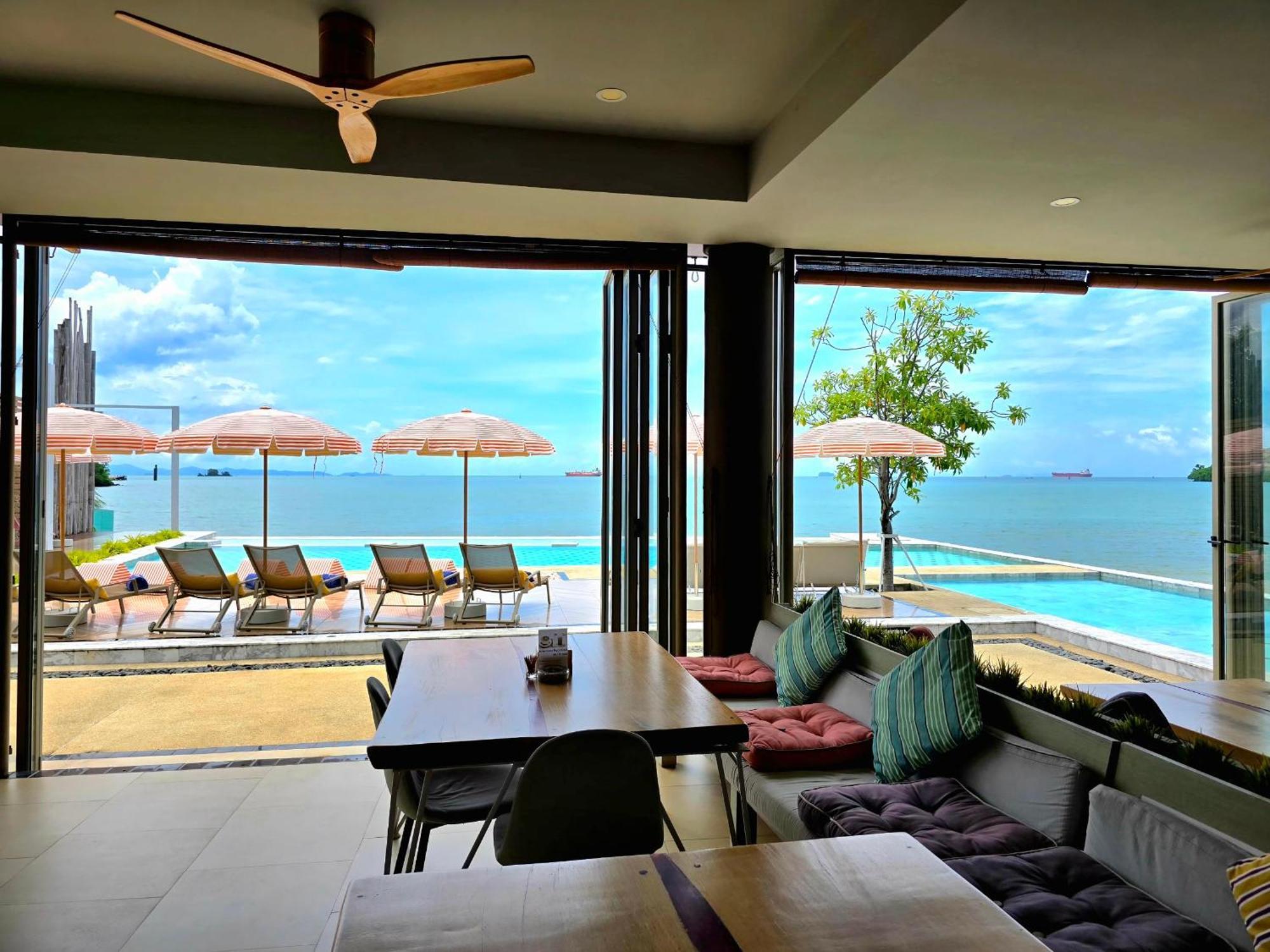 Charcoal Panwa Phuket Tempat peranginan