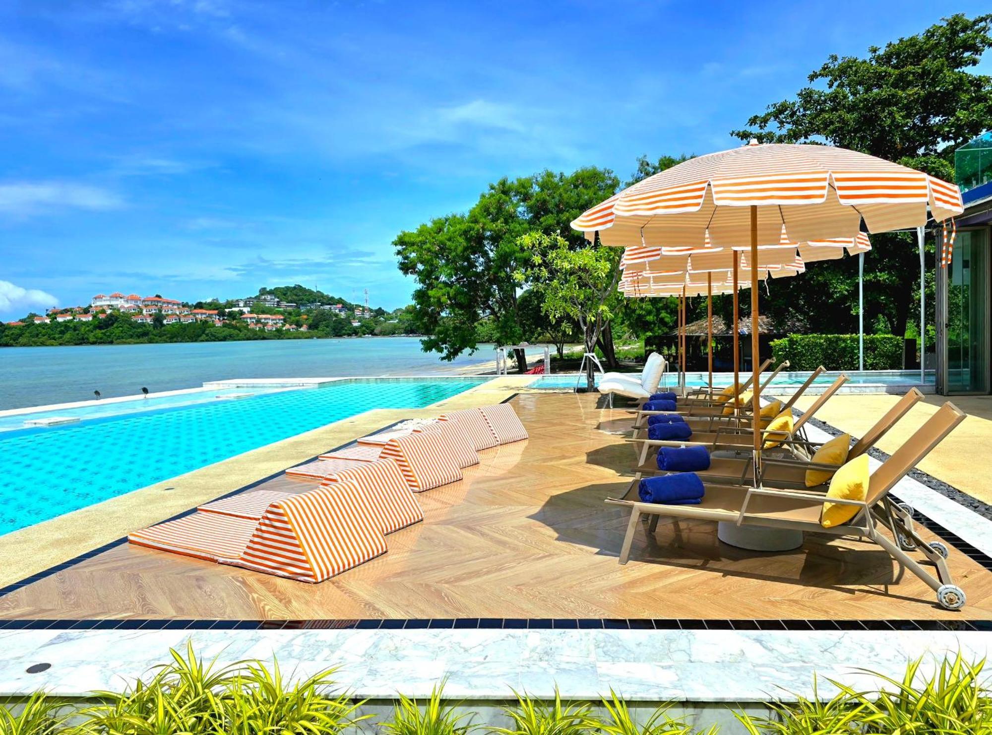 Charcoal Panwa Phuket 3*