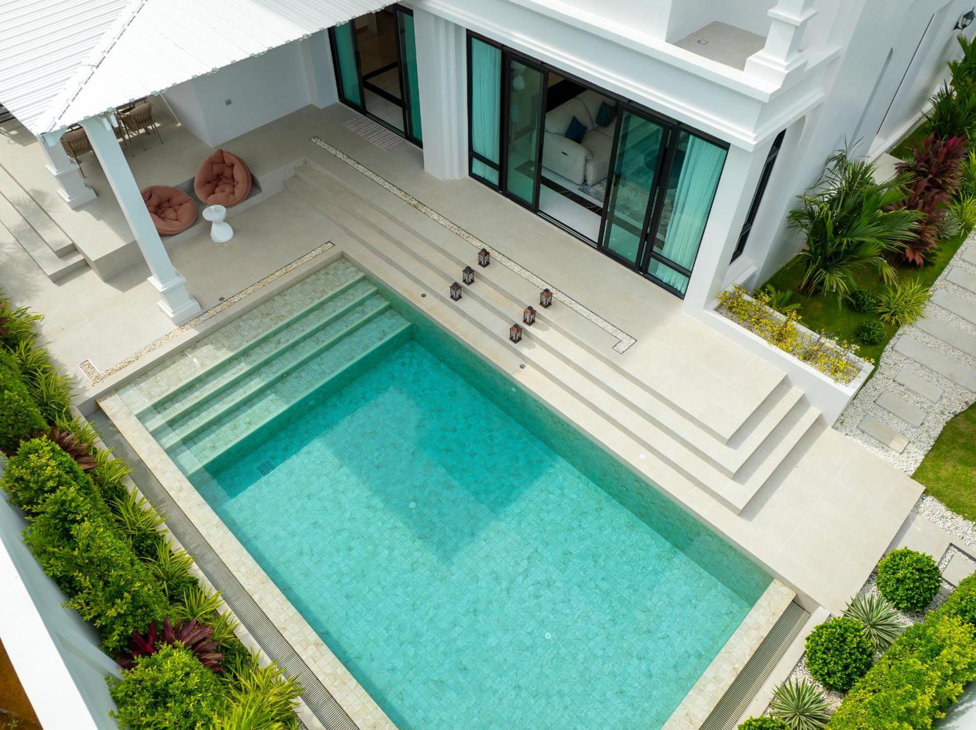 Villa Fifth Element Pool By Nla