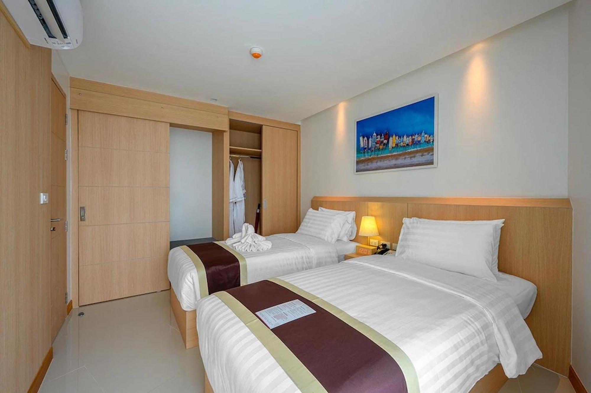 Hotel The Beachfront Phuket 5*
