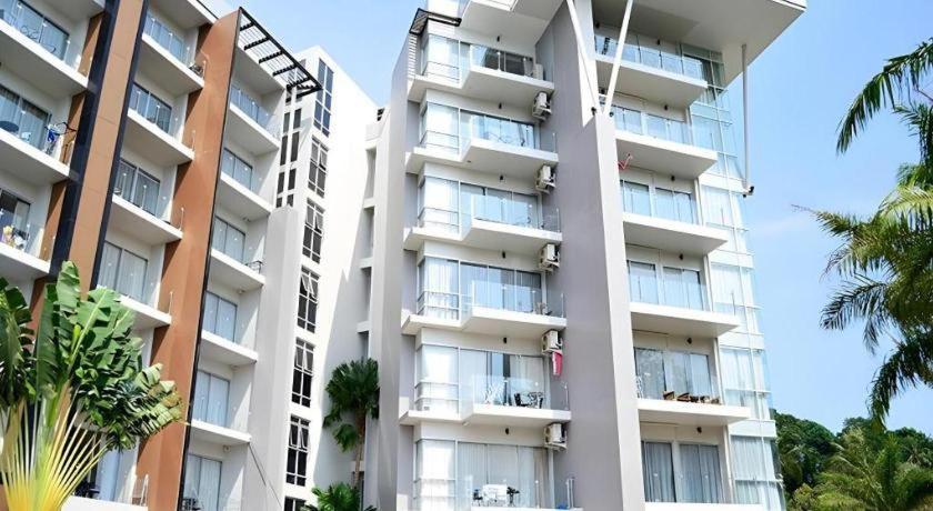 Chic Residences At 3*