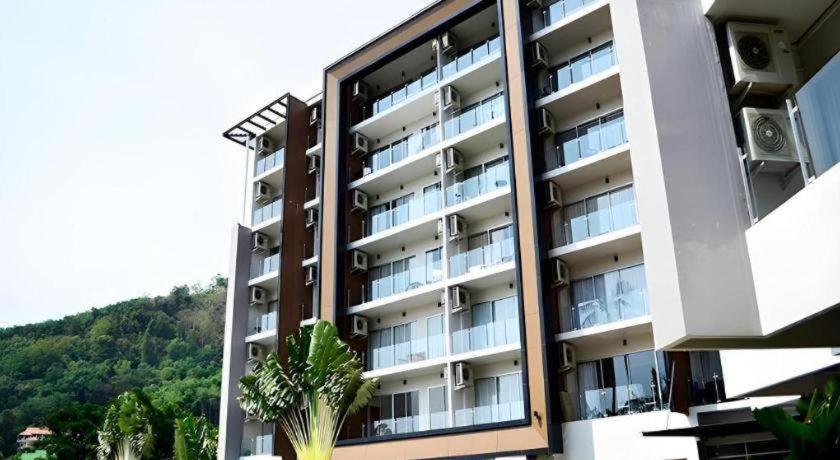 Chic Residences At