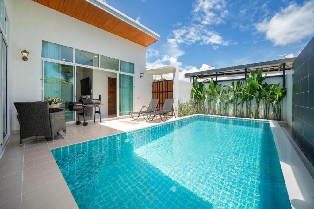 Family With Private Swimming Pool Phuket