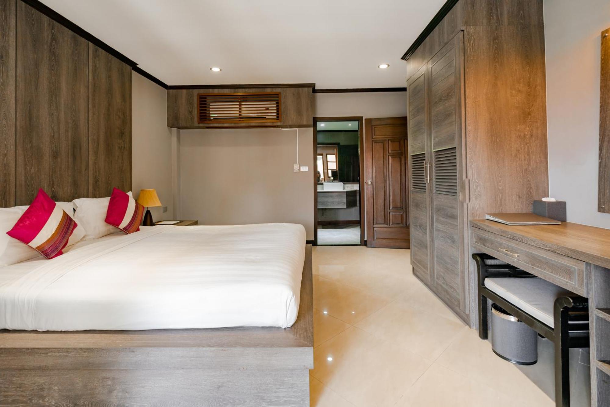Naiya Buree Boutique 4*
