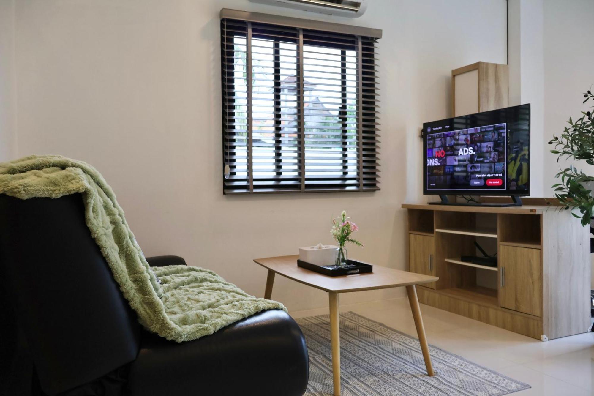 Chonlada - 2 Bedroom Pool Access - Vakantiehuis Kamala Beach