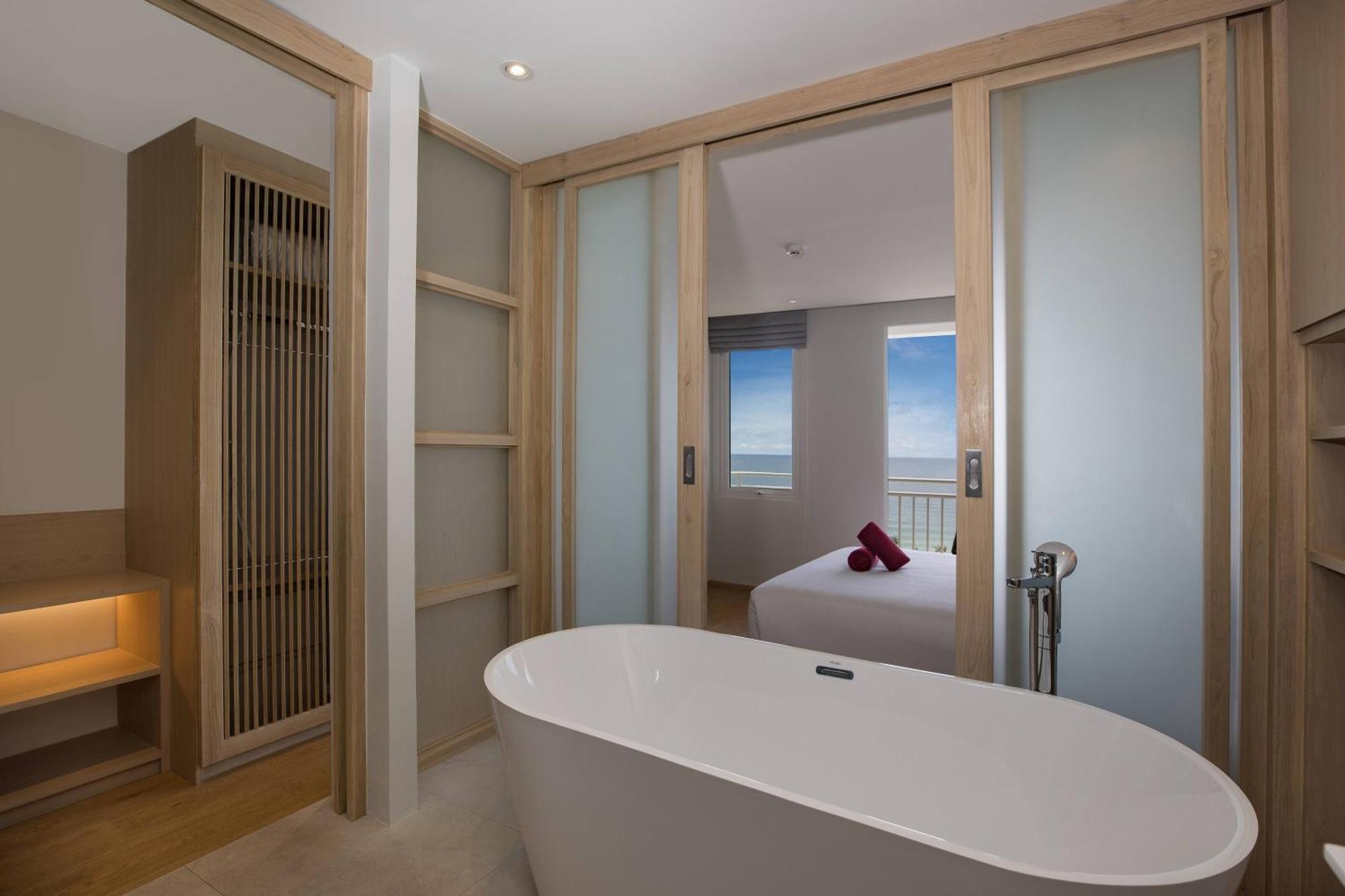 Chic Design & Full Seaview 2br 16c, Near