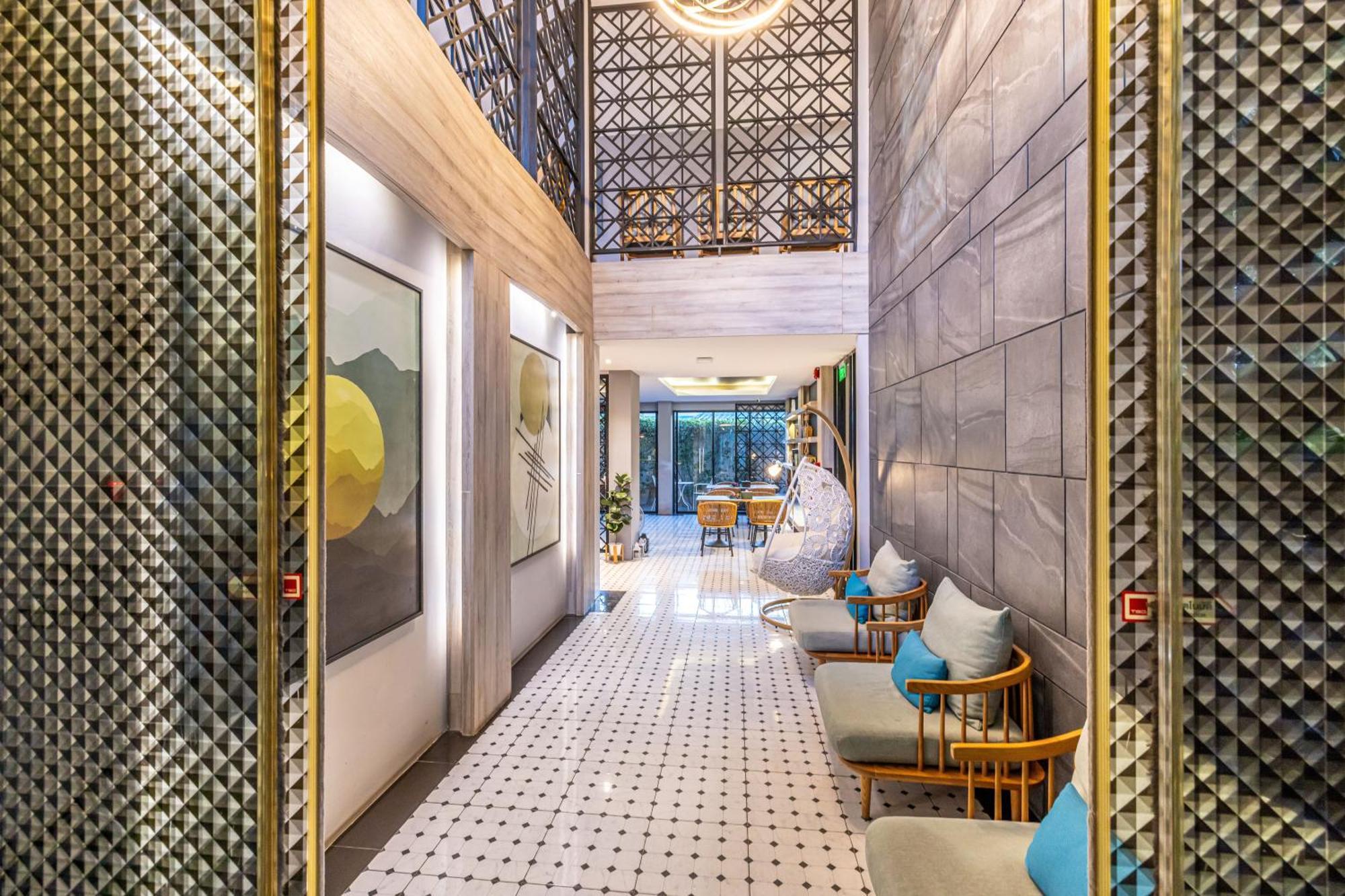 Hotel Antiya