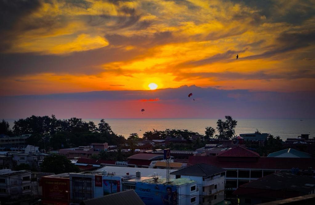 Karon Hill 1 Bedroom & Ocean, And Mountain View Apartment *