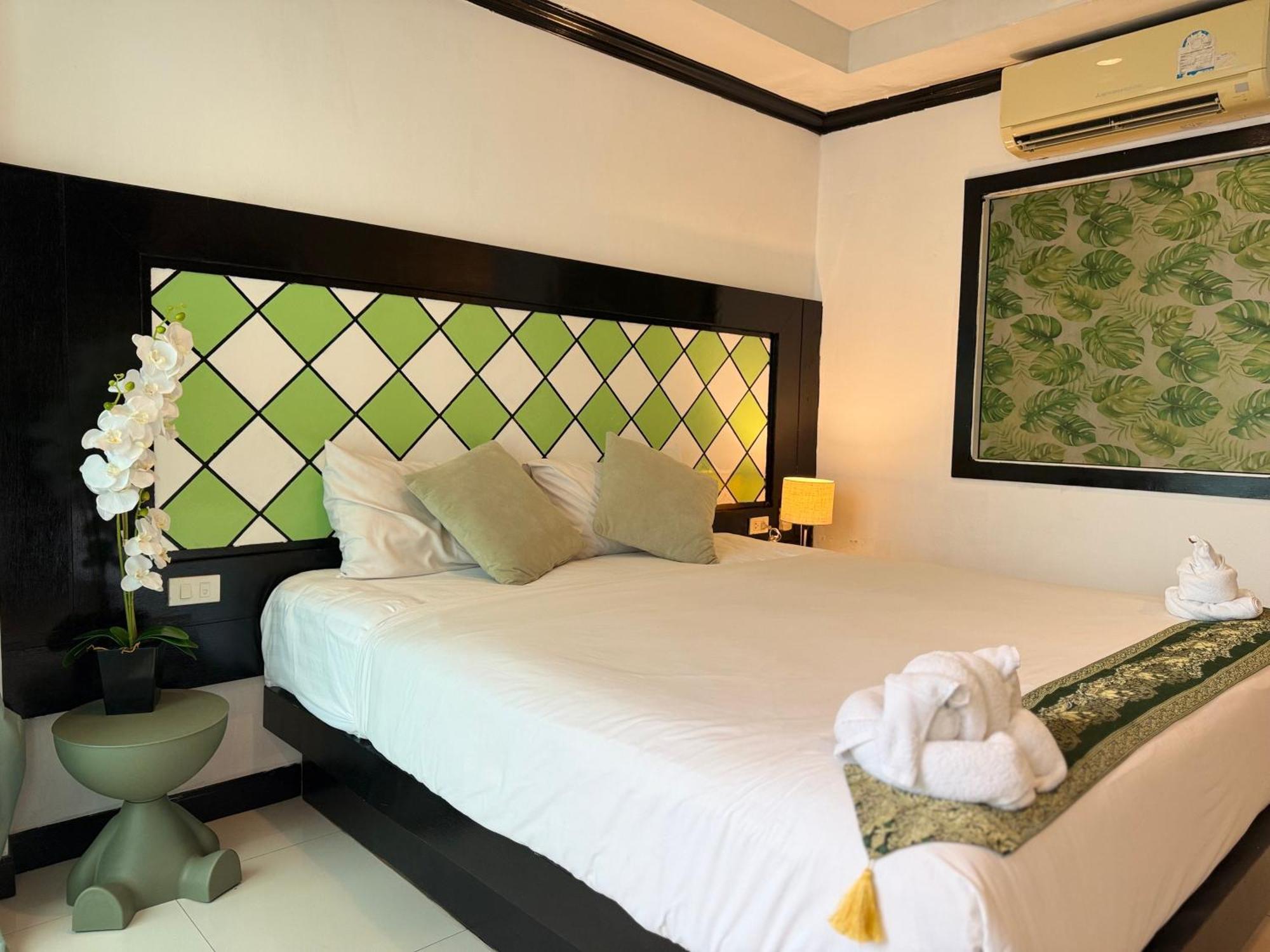 Cozy Hotel Patong