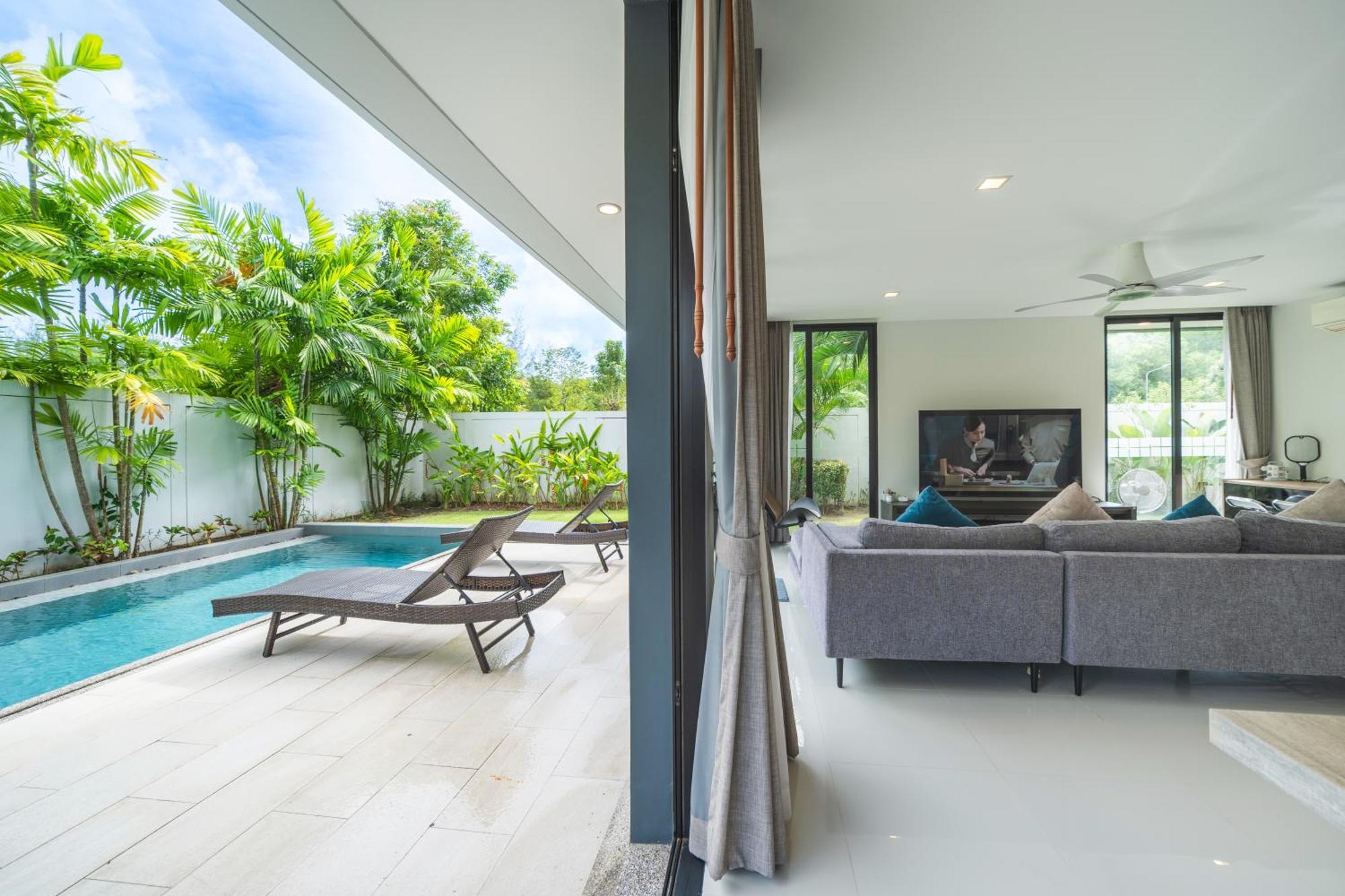 Modern Minimalist 6 Bedroom Light Luxury Private Pool Golf Course Laguna Park Villa *