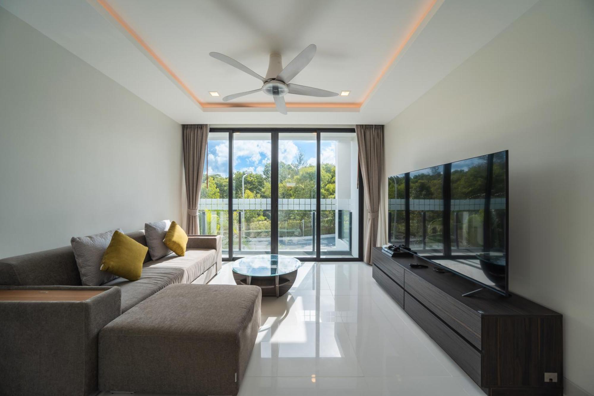 Modern Minimalist 6 Bedroom Light Luxury Private Pool Golf Course Laguna Park