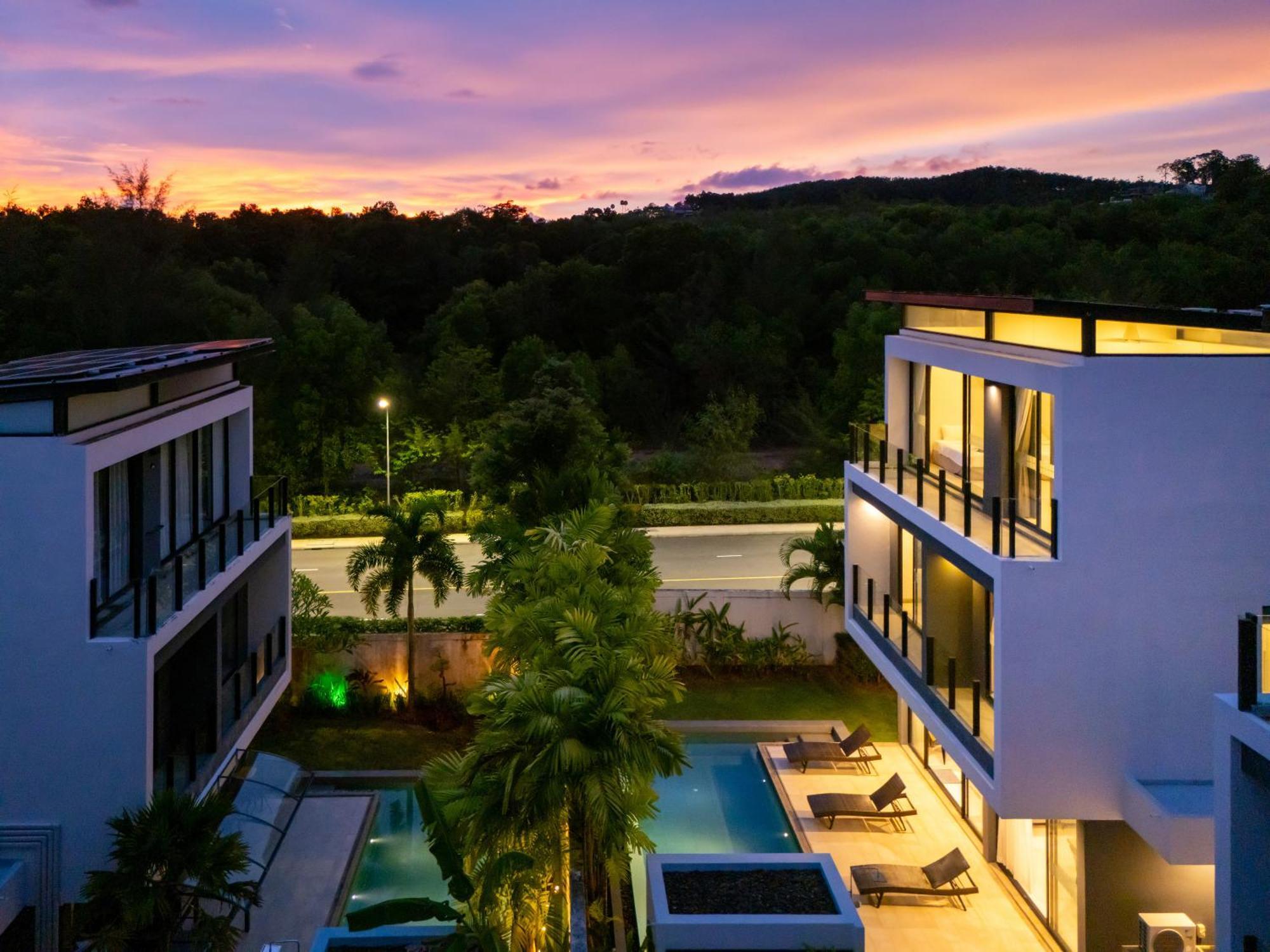 Modern Minimalist 6 Bedroom Light Luxury Private Pool Golf Course Laguna Park Ban Phru Champa