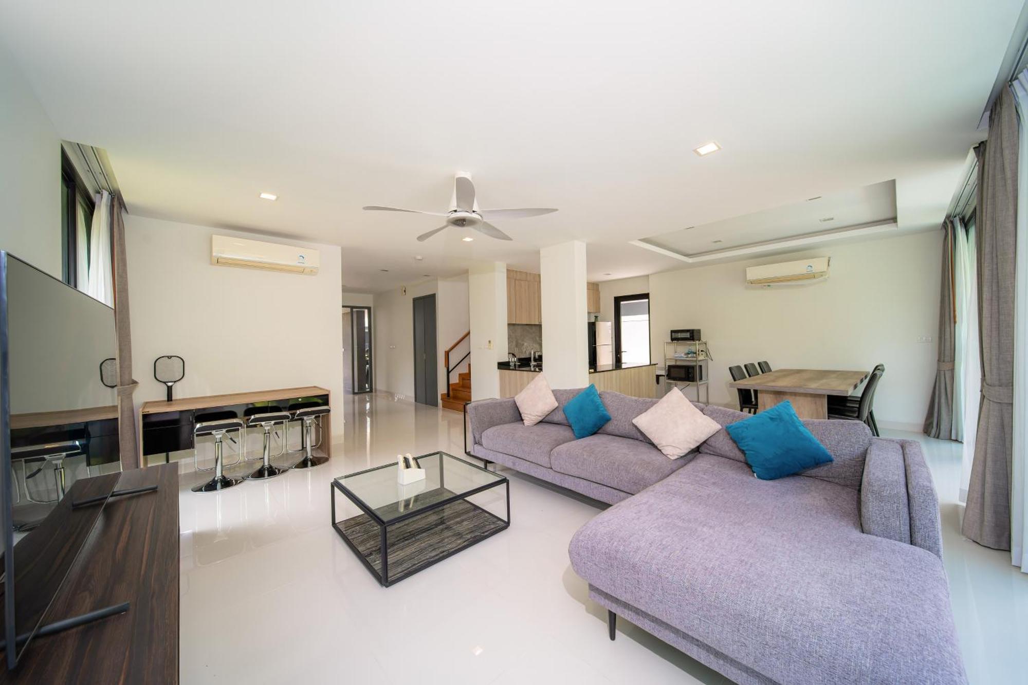 Modern Minimalist 6 Bedroom Light Luxury Private Pool Golf Course Laguna Park
