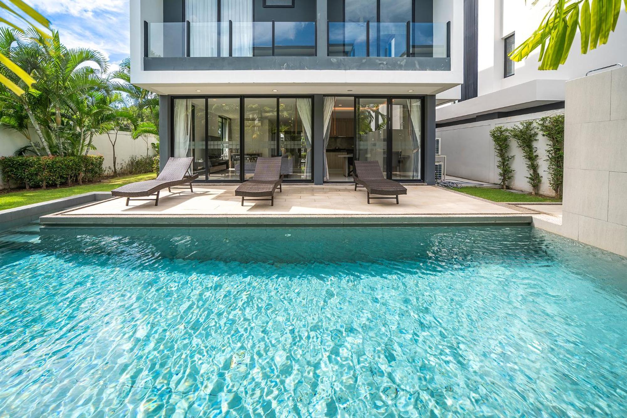 Modern Minimalist 6 Bedroom Light Luxury Private Pool Golf Course Laguna Park Villa Ban Phru Champa