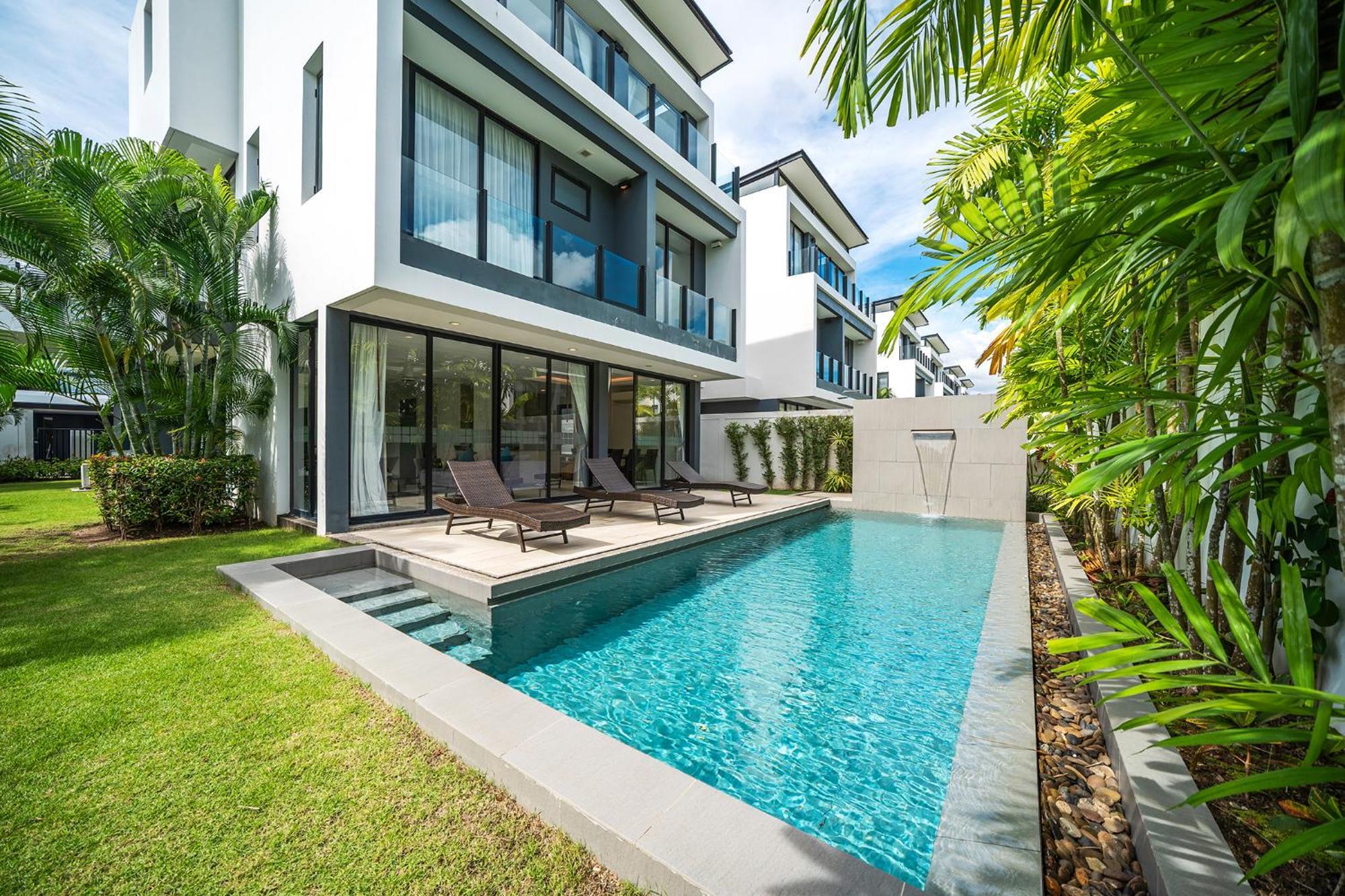 Modern Minimalist 6 Bedroom Light Luxury Private Pool Golf Course Laguna Park *