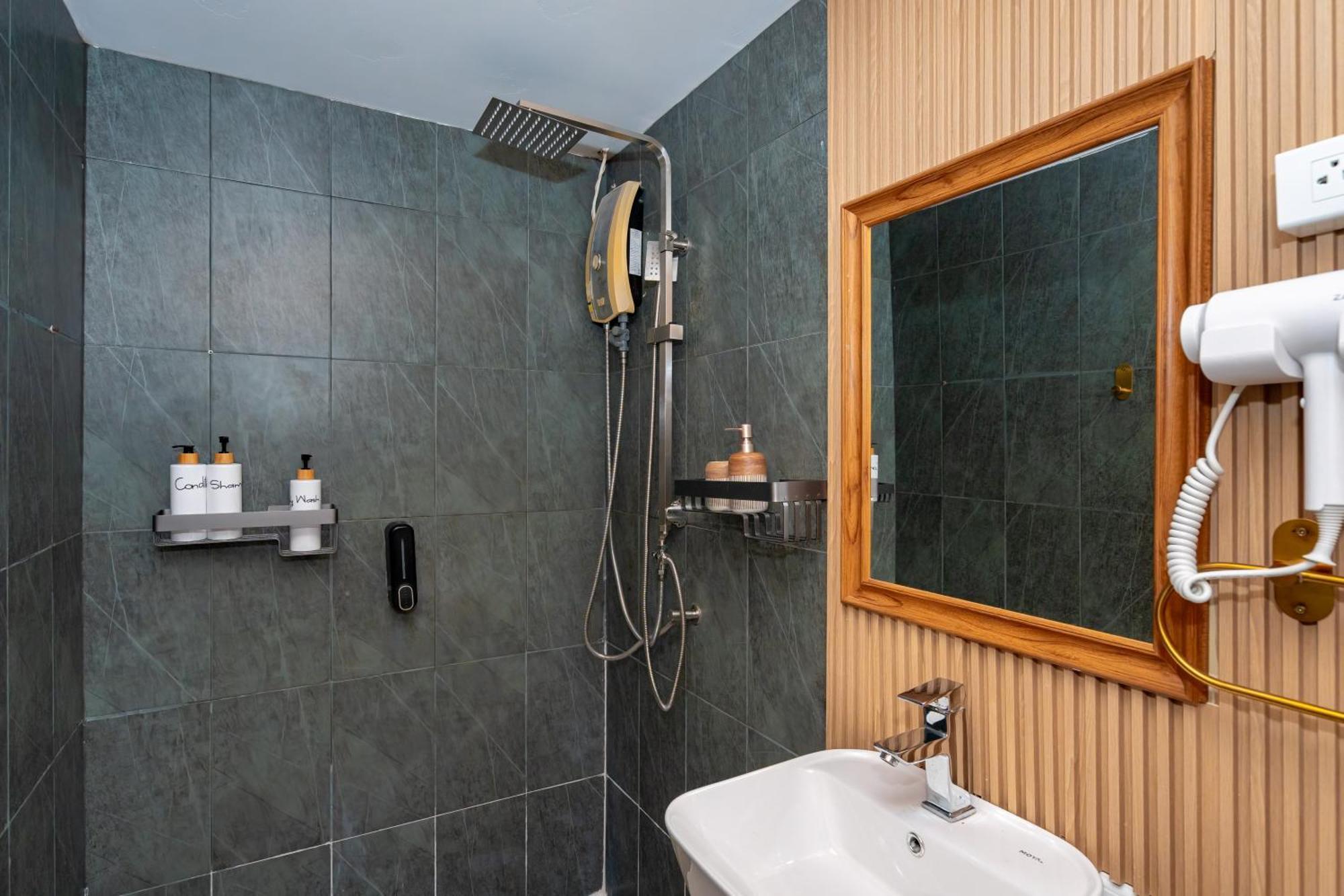 Station Boutique Hostel *