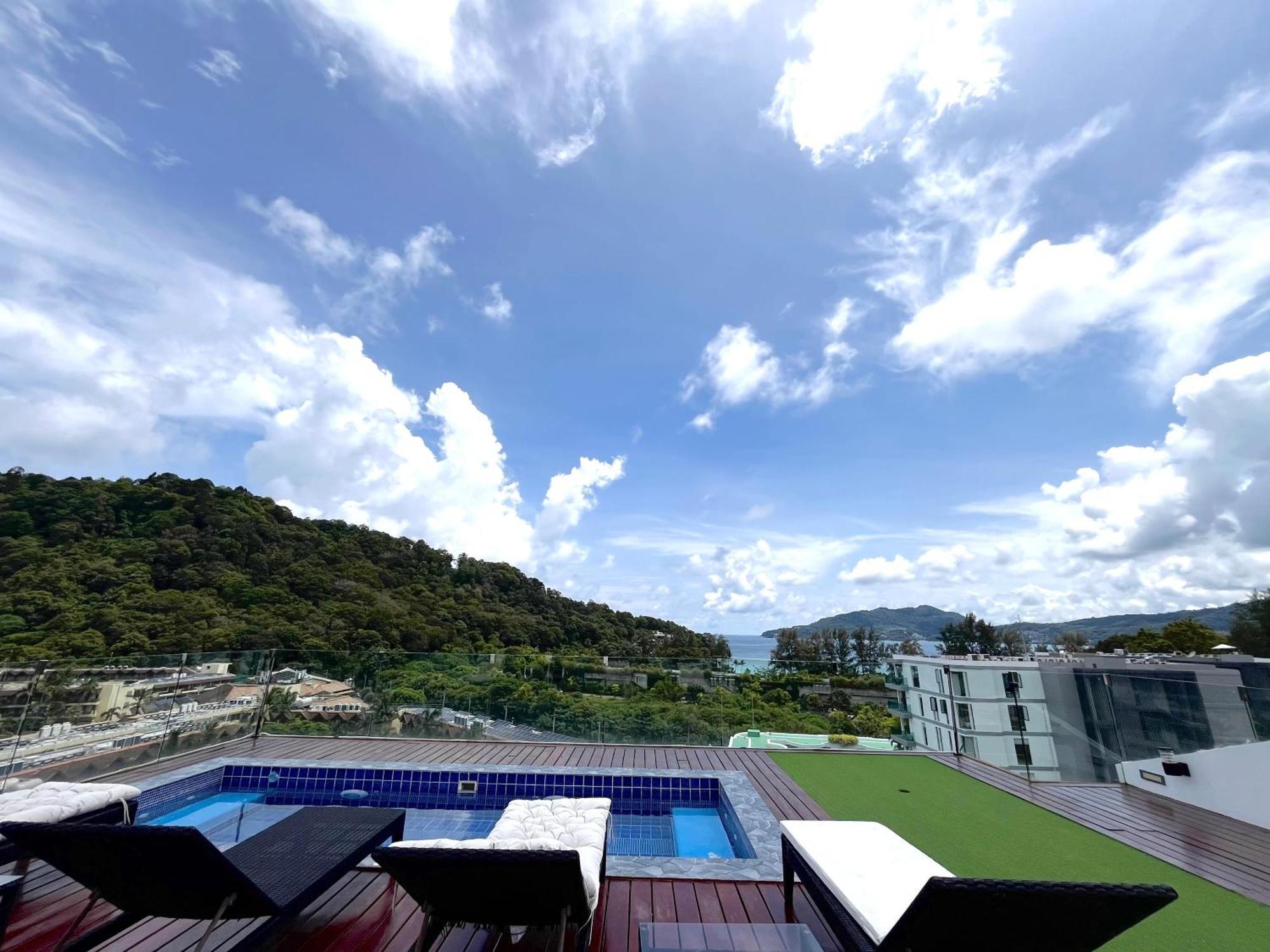 Twin Sands Penthouse Resort *