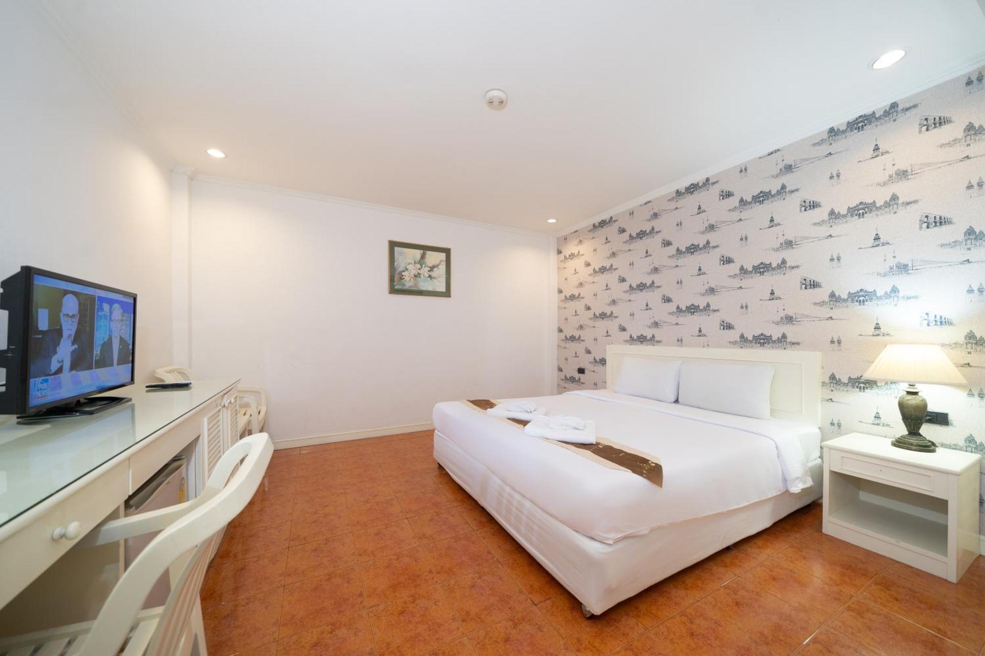 Hotel & 3*