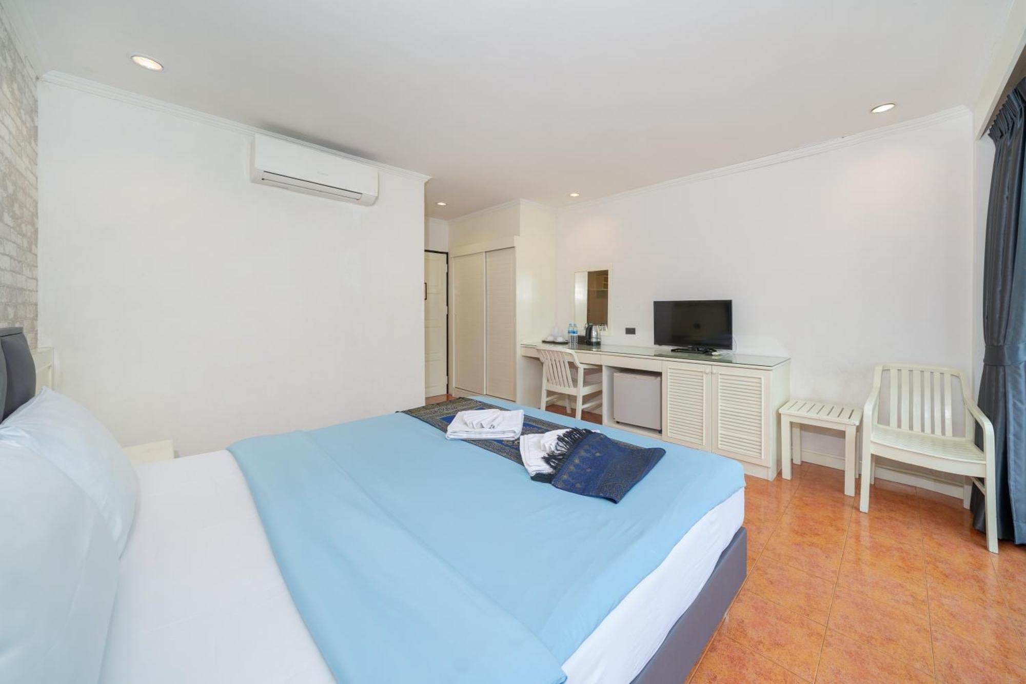 & Hotel 3*