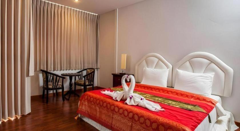 Triple Rund Place Hotel Patong