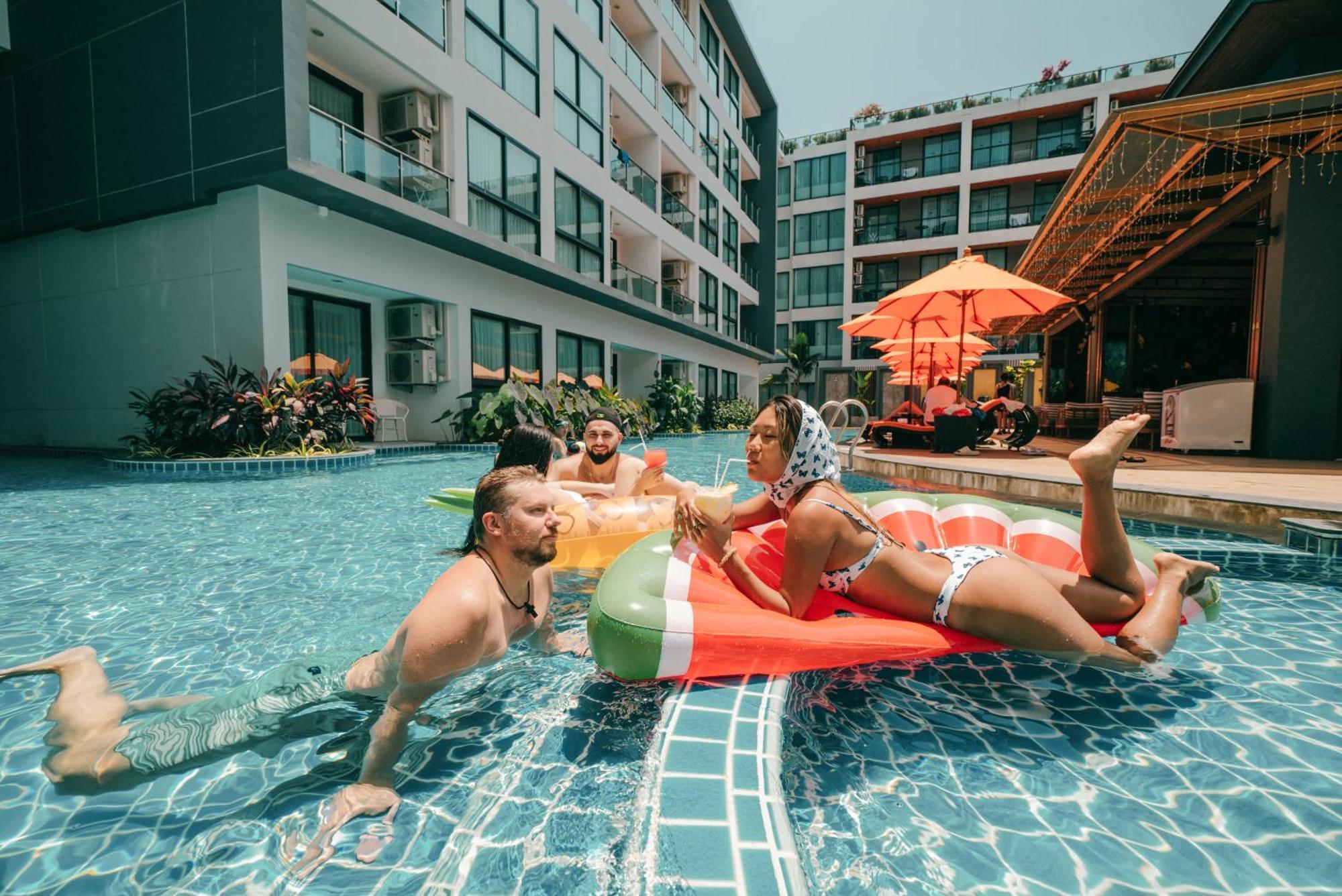 Wekata Luxury 4* Kata Beach (Phuket)