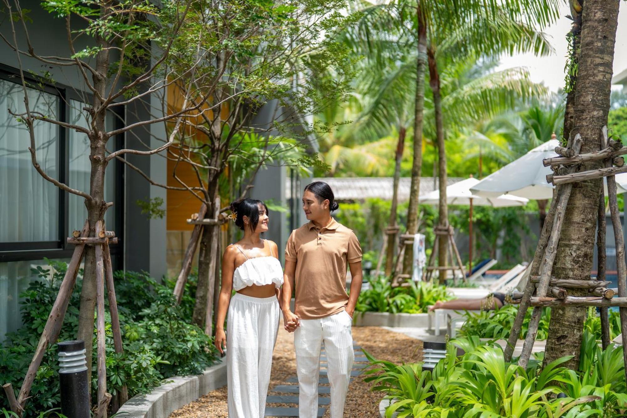 Hotel Wyndham Garden Phuket Nai Thon Beach