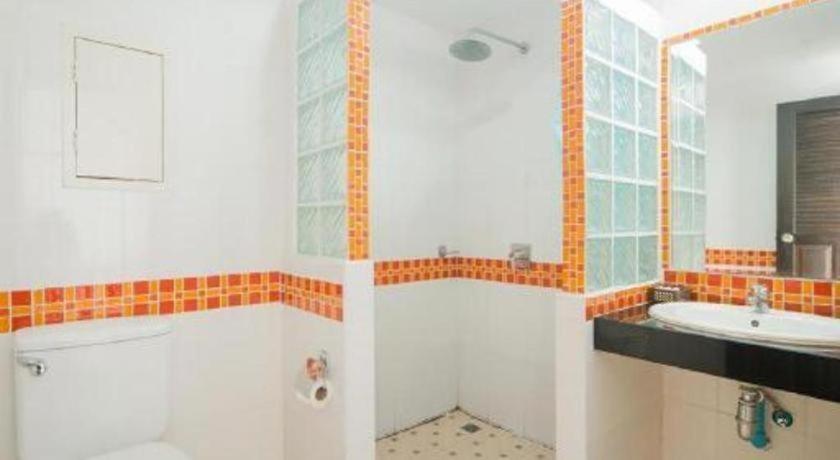 Oyo 232 Hometel 3*