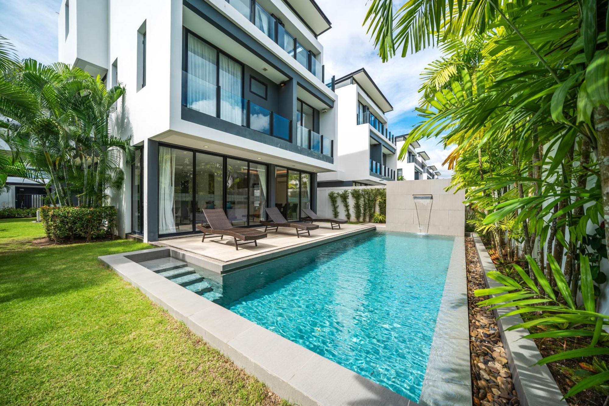 Modern Minimalist 6 Bedroom Light Luxury Private Pool Golf Course Laguna Park