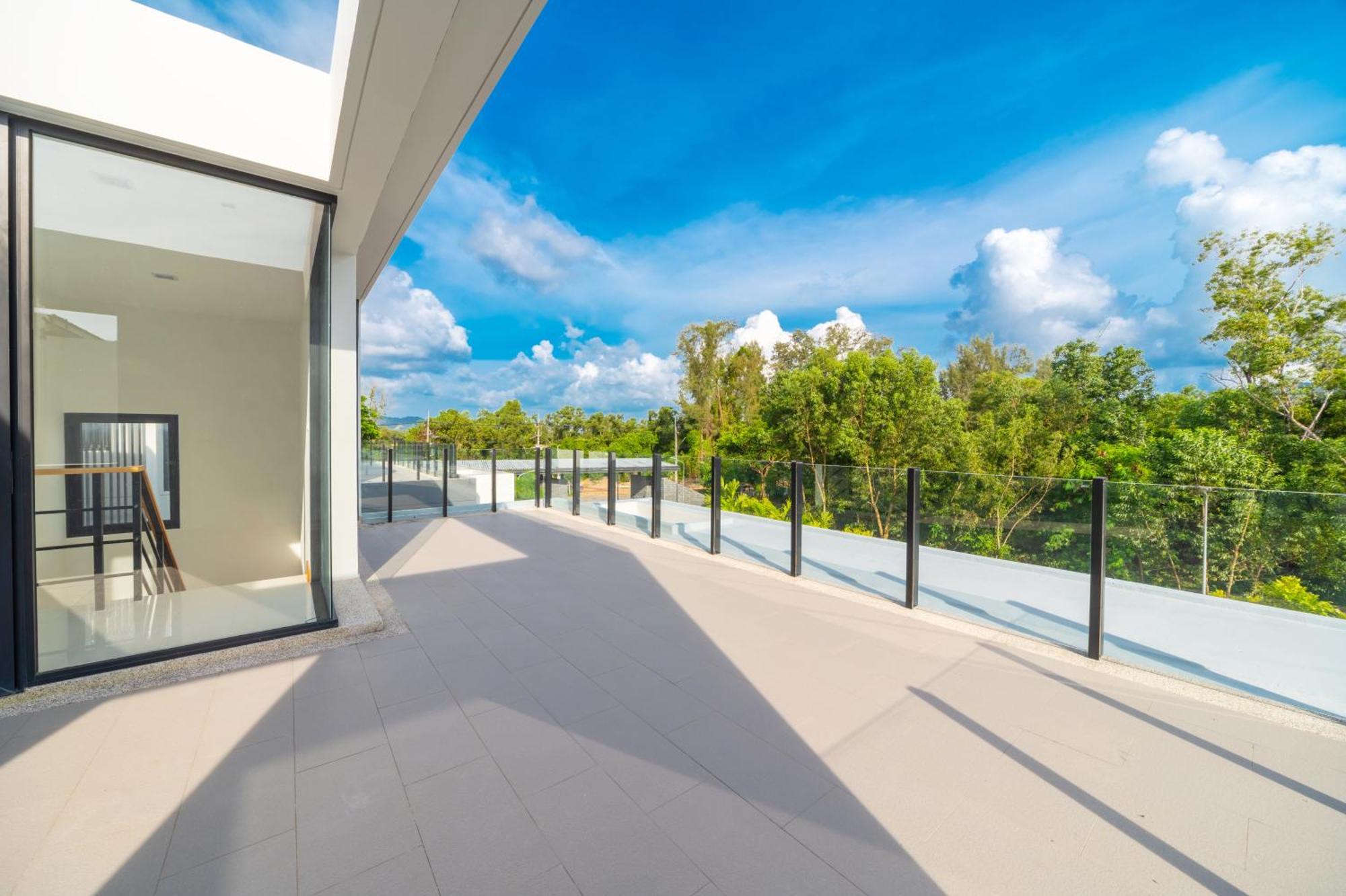 Modern Minimalist 6 Bedroom Light Luxury Private Pool Golf Course Laguna Park Ban Phru Chan