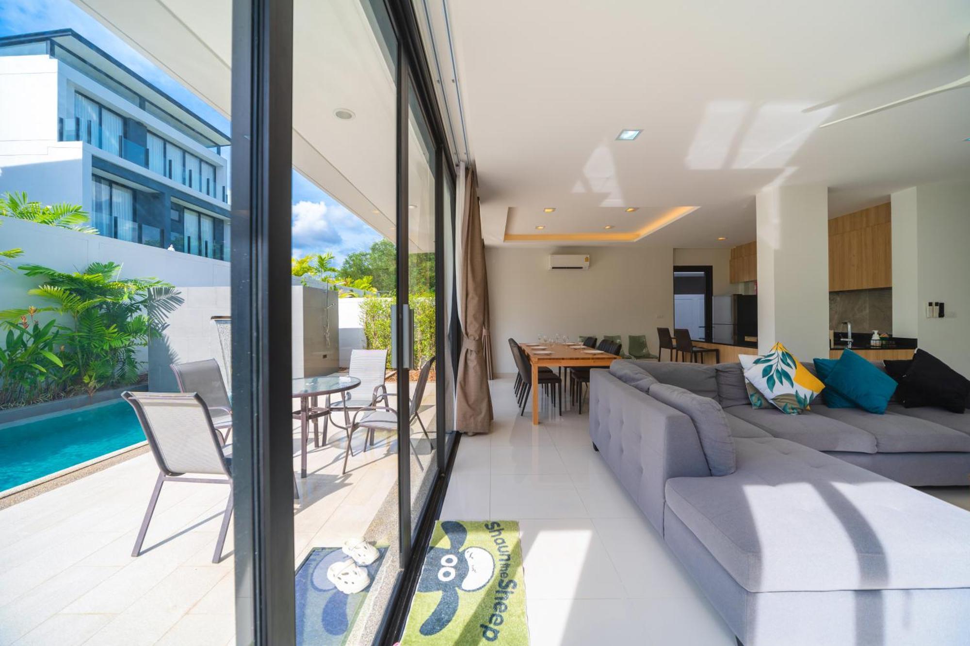 Modern Minimalist 6 Bedroom Light Luxury Private Pool Golf Course Laguna Park Ban Phru Chan