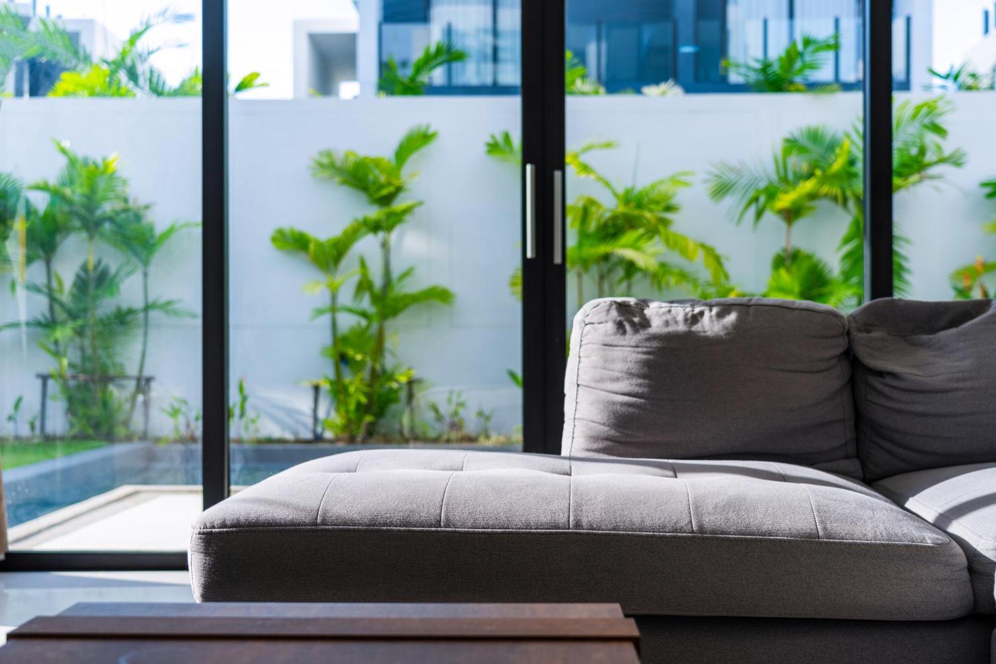 Villa Modern Minimalist 6 Bedroom Light Luxury Private Pool Golf Course Laguna Park Ban Phru Chan