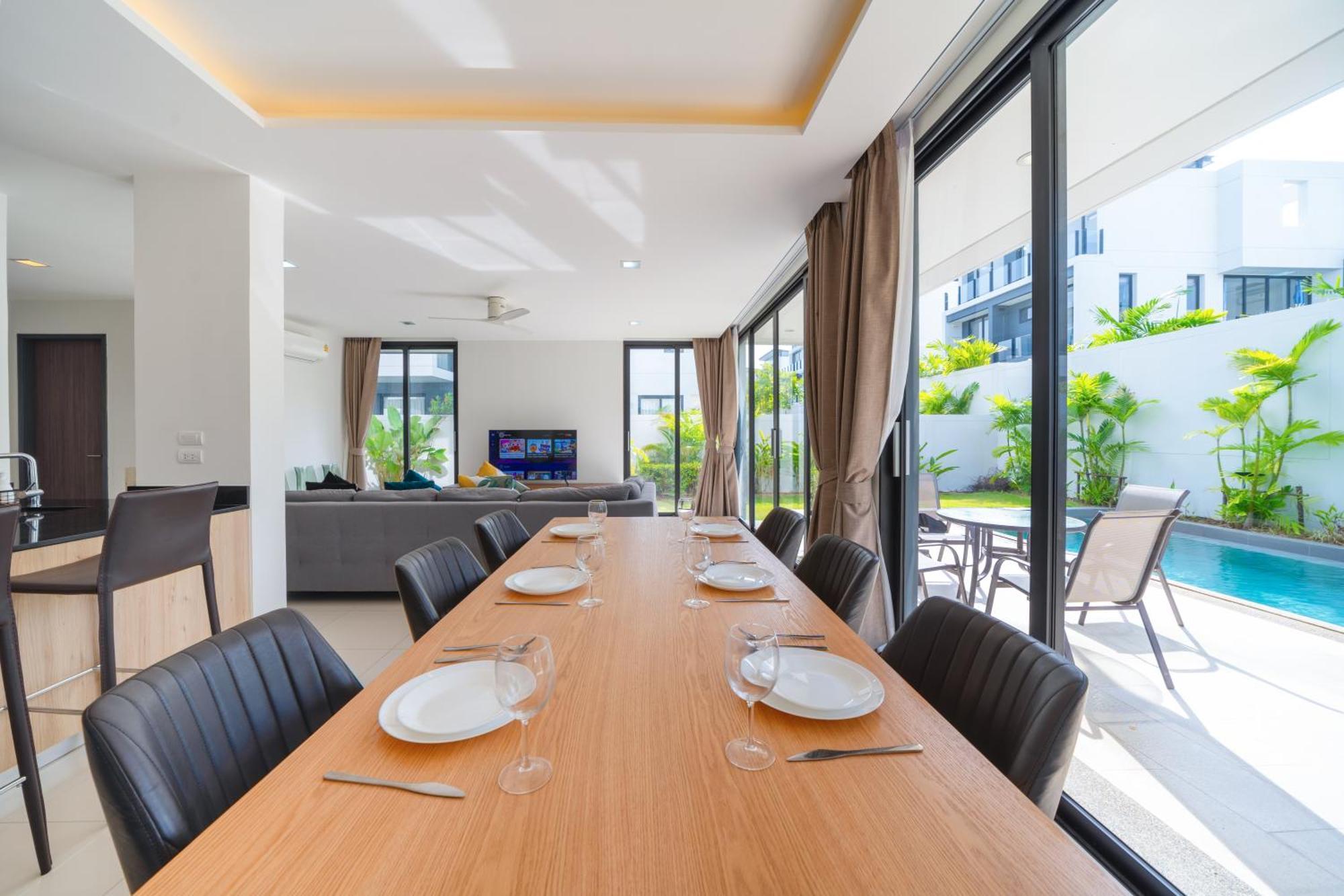 Modern Minimalist 6 Bedroom Light Luxury Private Pool Golf Course Laguna Park *