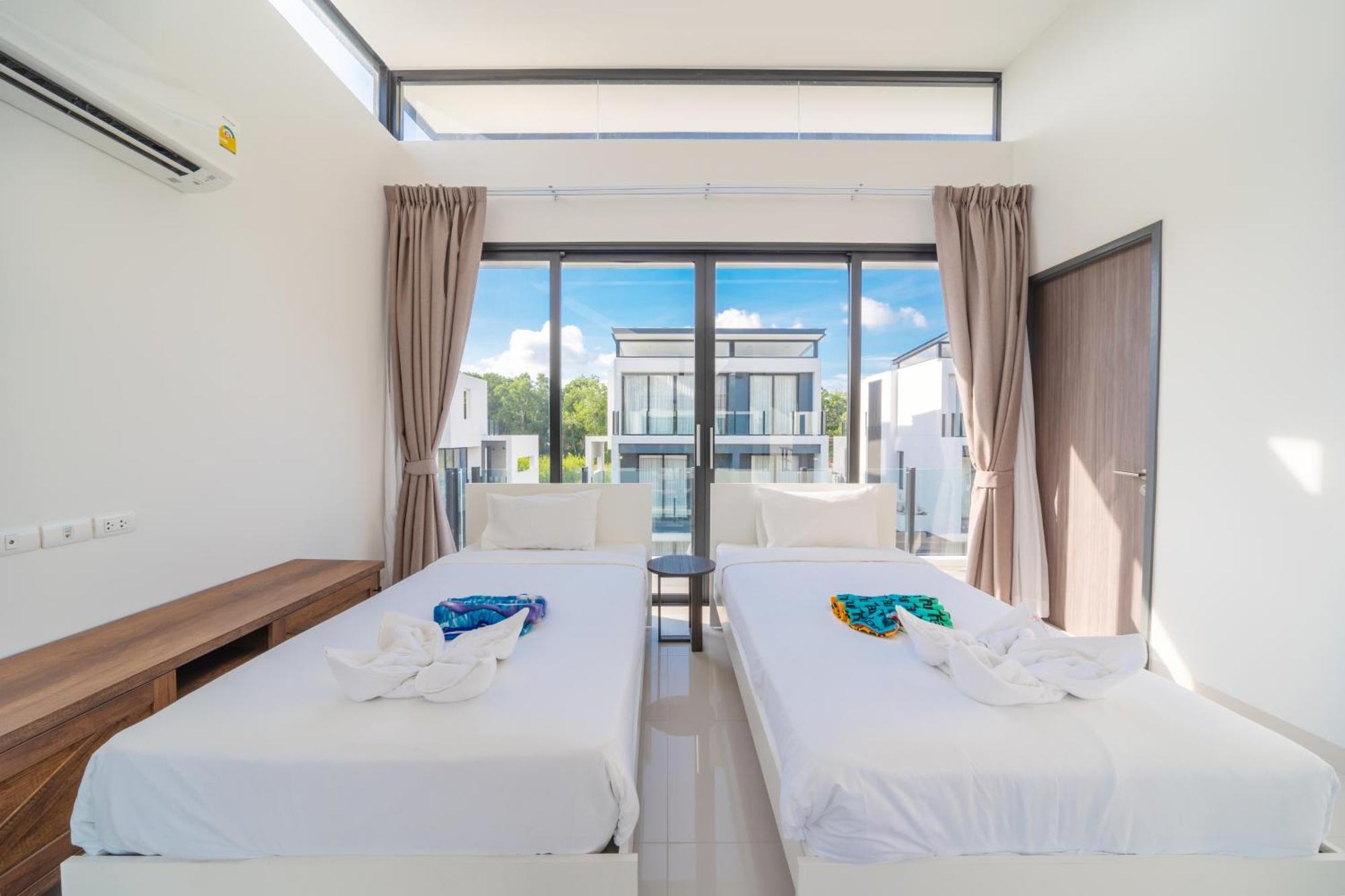 Villa Modern Minimalist 6 Bedroom Light Luxury Private Pool Golf Course Laguna Park