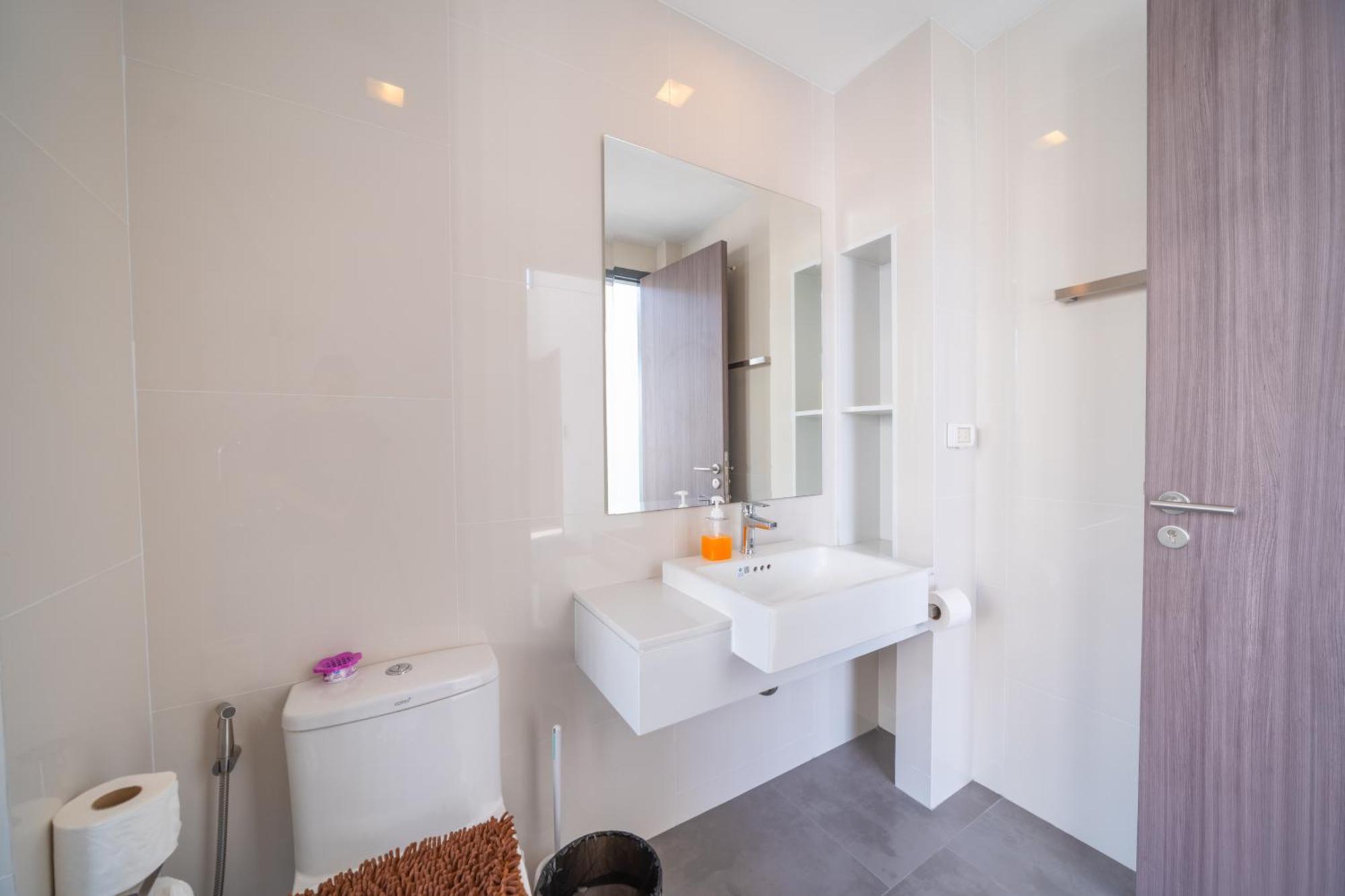 Modern Minimalist 6 Bedroom Light Luxury Private Pool Golf Course Laguna Park * Ban Phru Chan