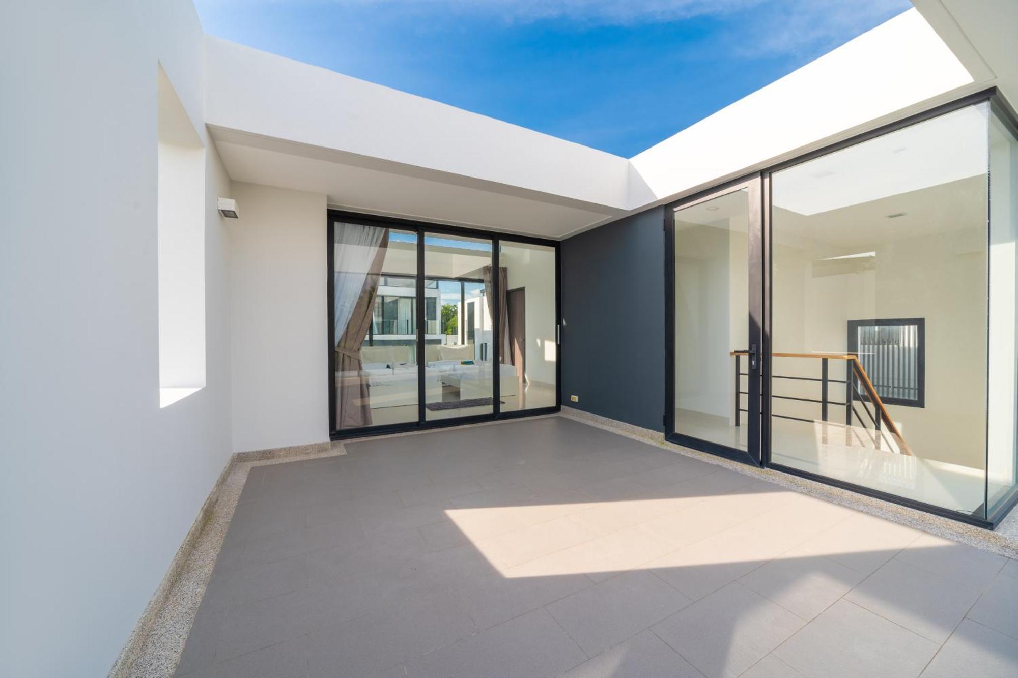 Villa Modern Minimalist 6 Bedroom Light Luxury Private Pool Golf Course Laguna Park