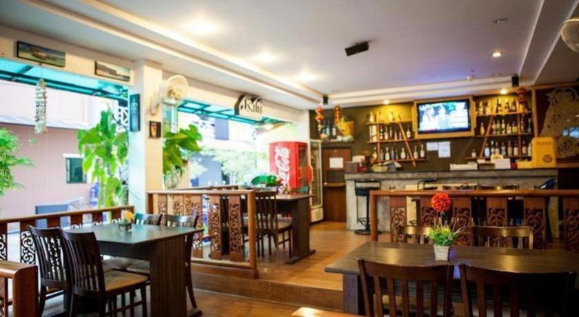 Triple Rund Place Hotel 2*