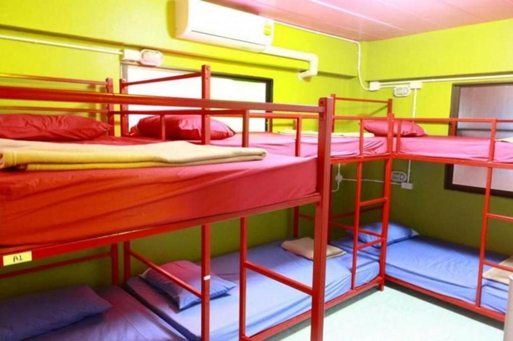 Oyo 586 I Albergue