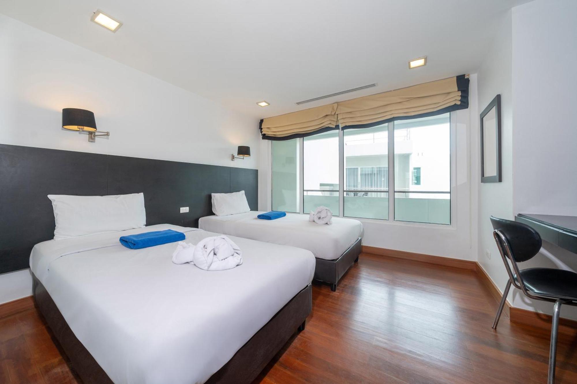 At Palms, 100 Meters To Apartment