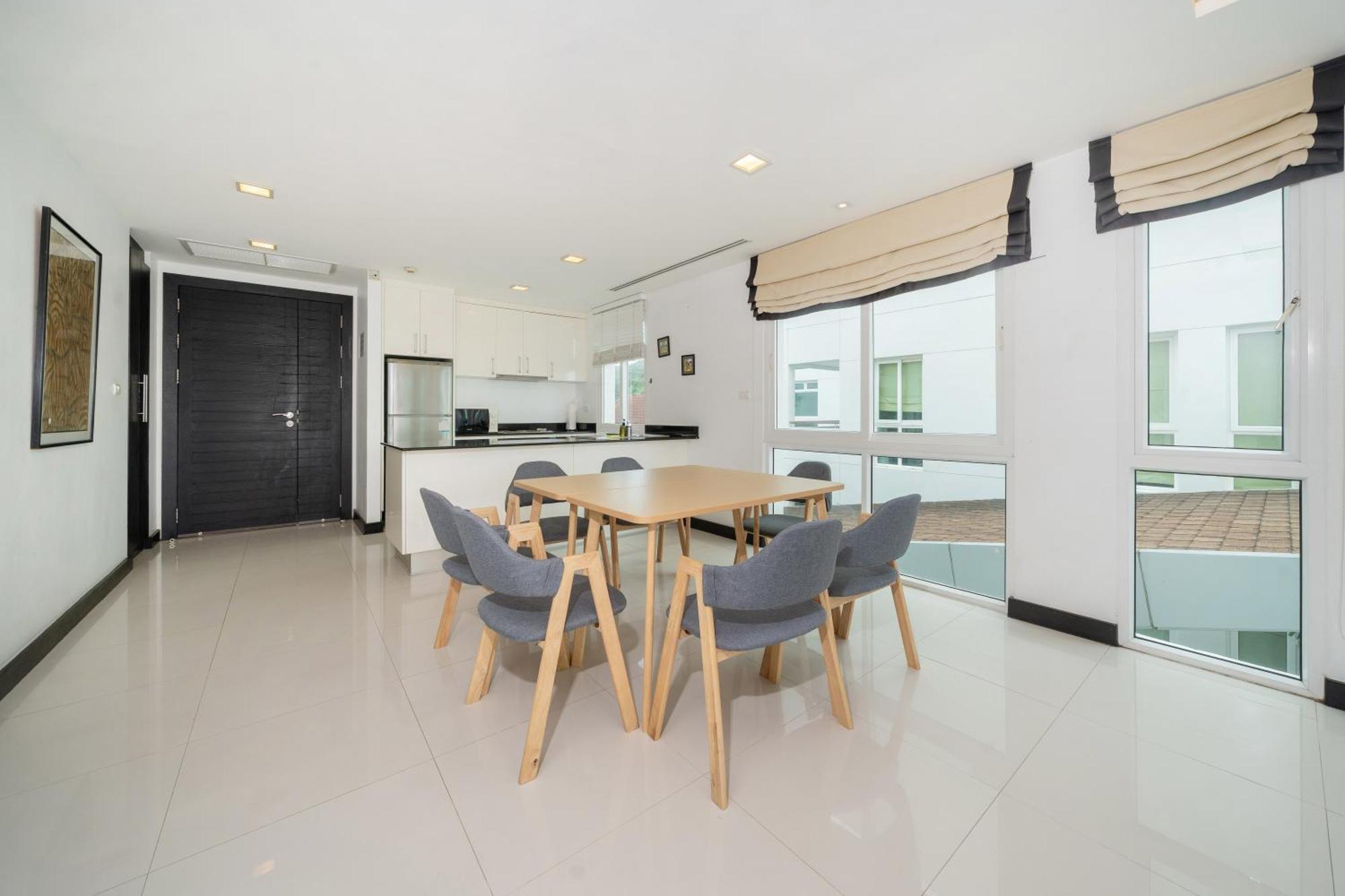 Apartment At Palms, 100 Meters To